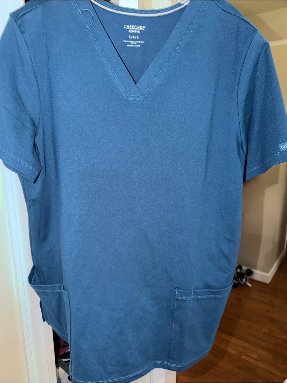 Cherokee women’s V-neck scrub top. NWT